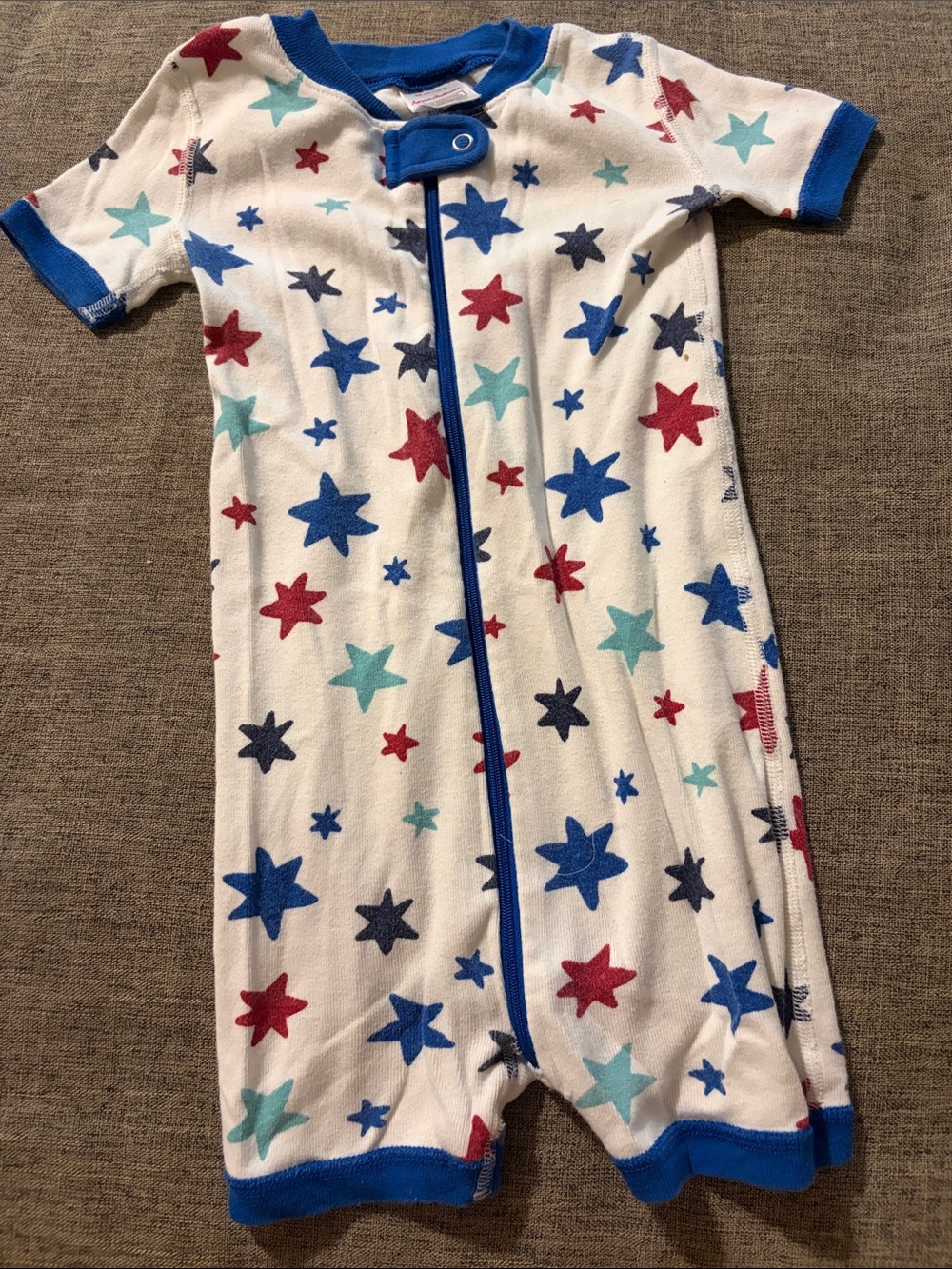 Hanna Andersson White Short-Sleeve Star Print Pajama Romper - Red Blue Teal